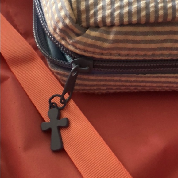 MSC Seersucker pink Bible, book or lunch Carrier NWT. - Picture 4 of 7